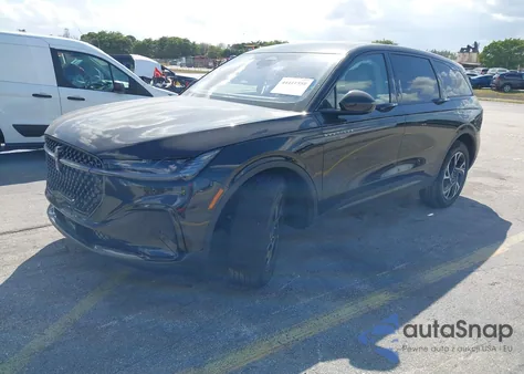 2025 Lincoln Nautilus Premiere z USA, uszkodzony, nr VIN 5LMPJ8J42SJ904207